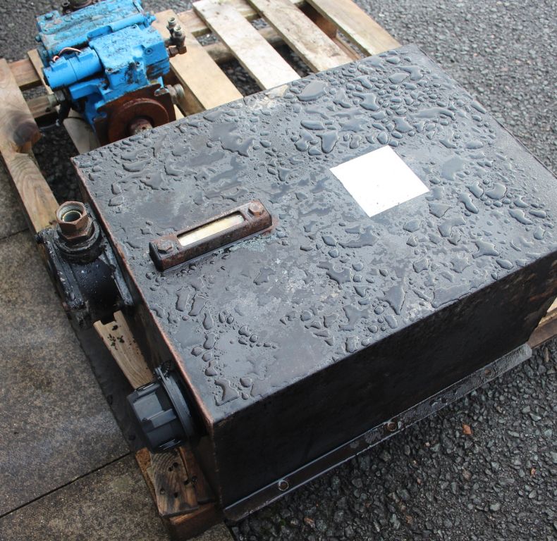 USED HYDRAULIC TANK