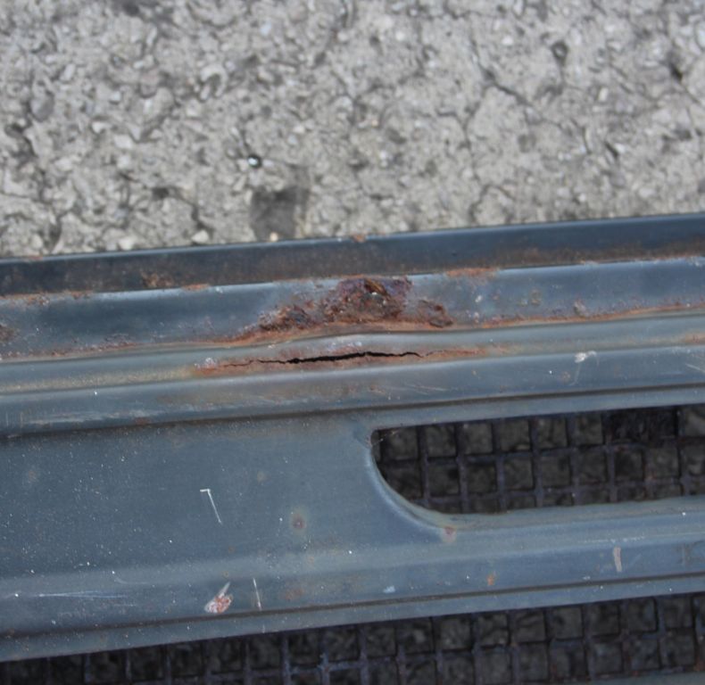 USED GRILLE TO SUIT U1000 424 121 MODELS