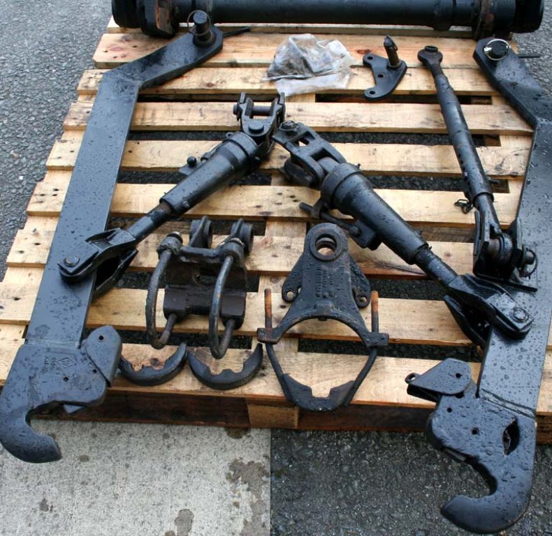 USED THREE POINT LINKAGE 425/437