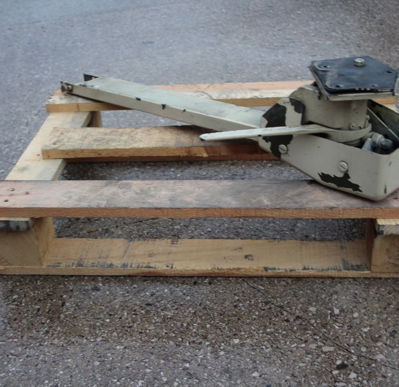 U1300L MILITARY ROOF TURRET ARM