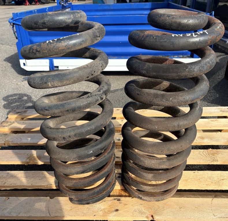 USED REAR SPRING U430