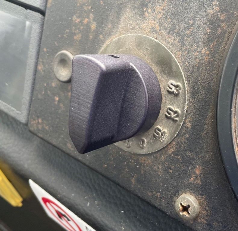 HEADLIGHT KNOB MILITARY U1300L