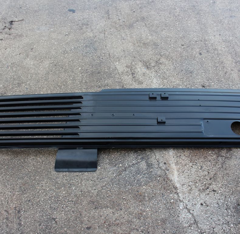 NEW GENUINE MERCEDES GRILLE U1200-1700 MODELS