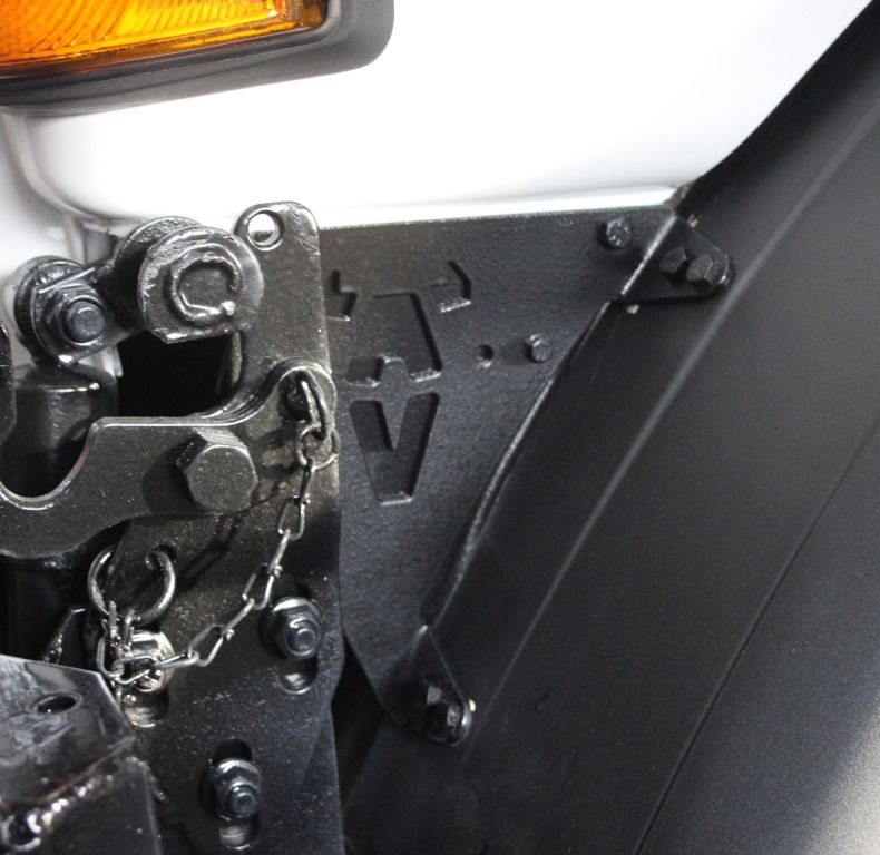 FRONT MUDGUARD BRACKETS UHN U3000-5000