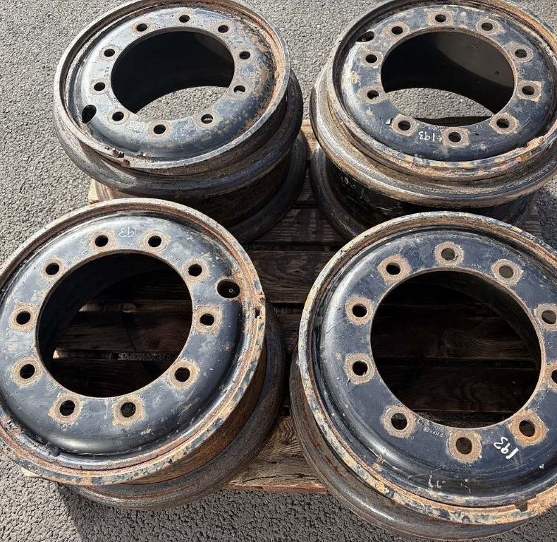 10 BOLT 10X20” SPLIT RIMS SET 4