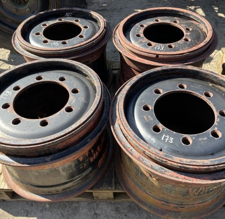 4X13X20 8 BOLT RIMS