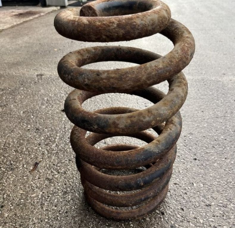 USED FRONT SPRING 424/427 U1000-U1650