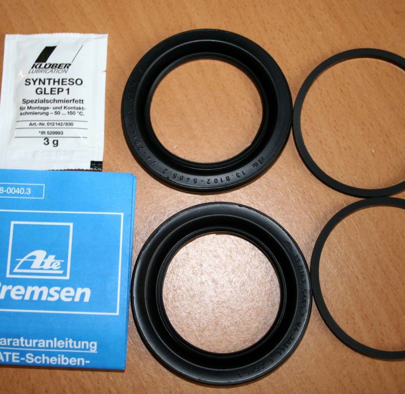 NEW REAR CALIPER SEAL KIT 424/427