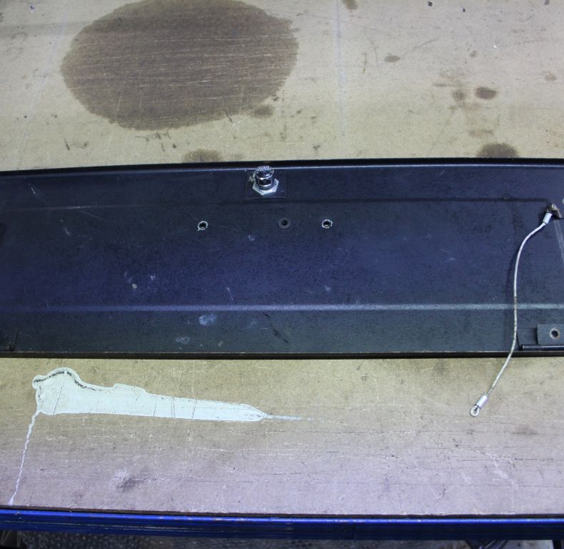 USED SBU GLOVEBOX LID BLACK