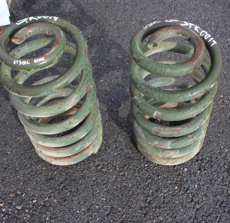 PAIR OF USED REAR SPRINGS U1300L & U1550L