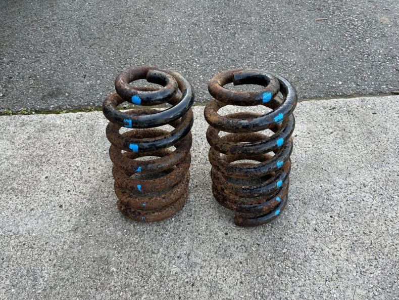 FRONT HEAVY DUTY SPRINGS 424-427