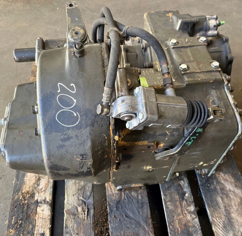 REPAIR CUSTOMERS UNIMOG GEARBOX