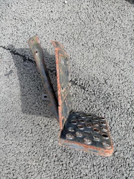 USED O/S TOP STEP U2100-2450