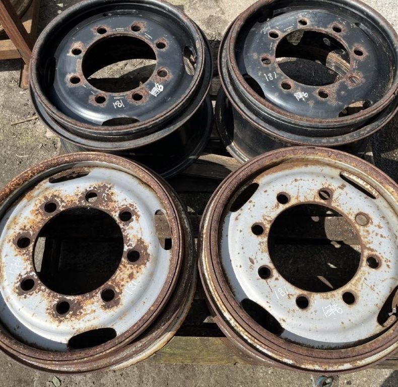 4X 11X20 8 BOLT RIMS