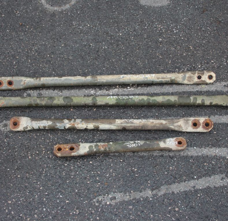 SET OF USED STAY BARS U1300L U1550L