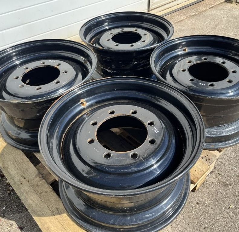 4x 13x24" RIMS