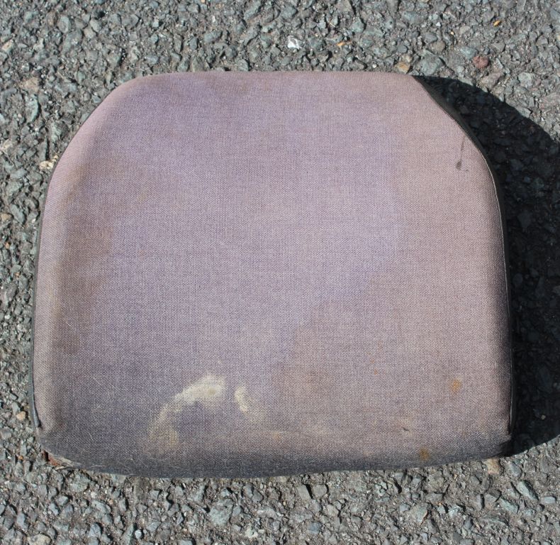 USED U900/1100 406/416 SEAT BACKREST