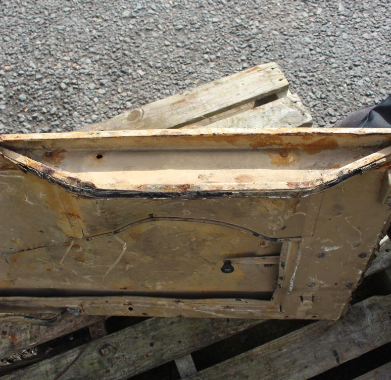 USED LEFT HAND 406/416 SOFT TOP CAB DOOR