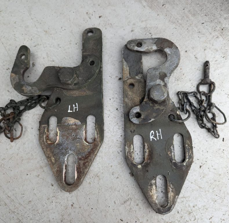 CAB TILT BRACKETS SBU MODEL UNIMOGS