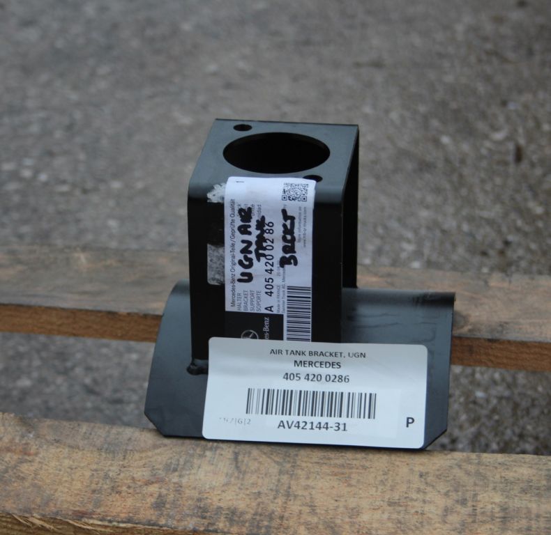 AIR TANK BRACKET, UGN A4054200286