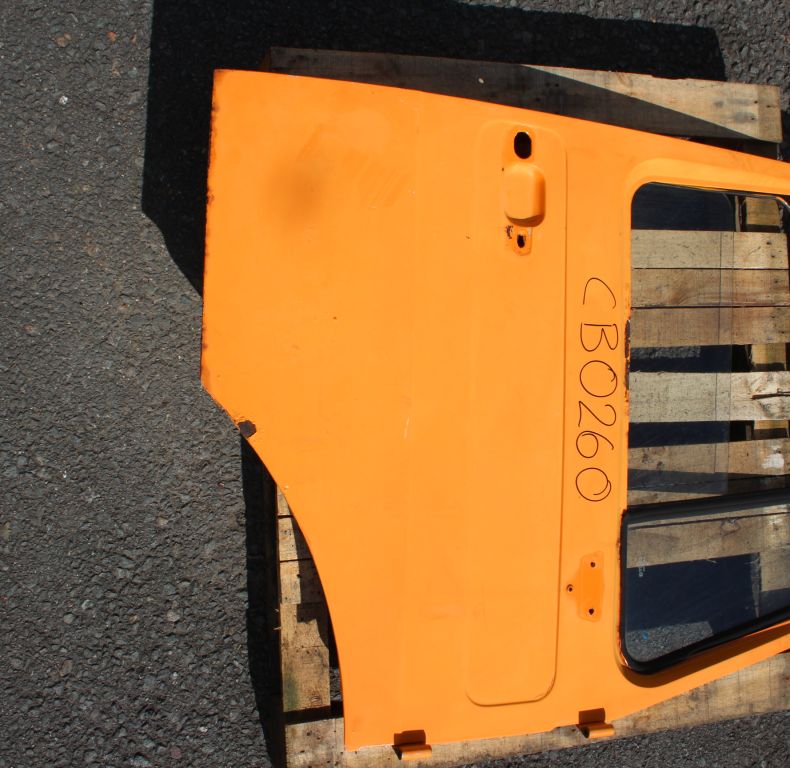 USED RH DOOR SBU