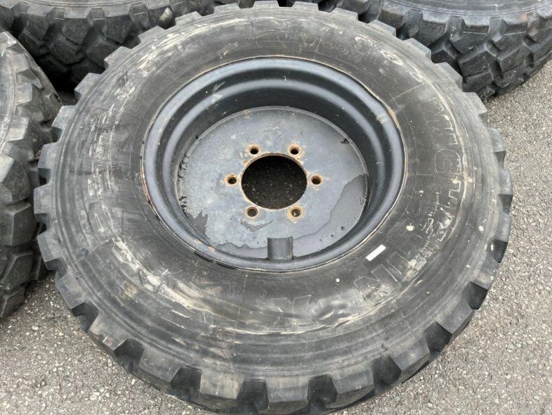 SET 5 WIDE TRACK RIMS WITH 335/80R20 MICHELIN XZL
