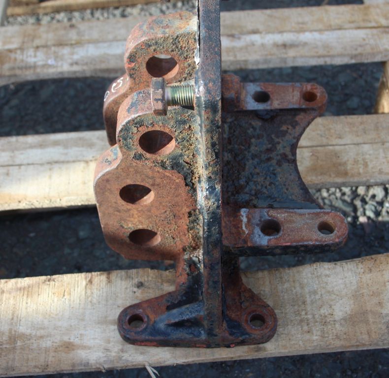 USED PTO BEARING BLOCK/TOP LINK BRACKET