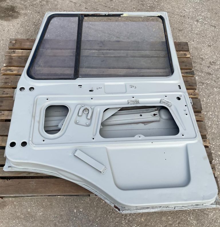 USED RH DOOR SBU