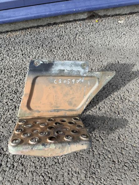 USED O/S TOP STEP SBU MODEL UNIMOGS