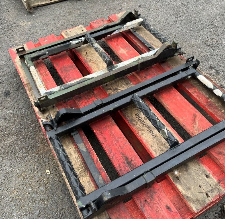 U1300L AMBULANCE REAR STEPS