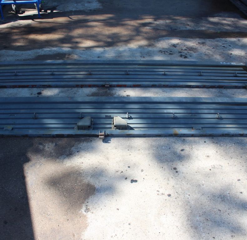 USED DROPSIDES FOR U1300L/U1350 MODELS