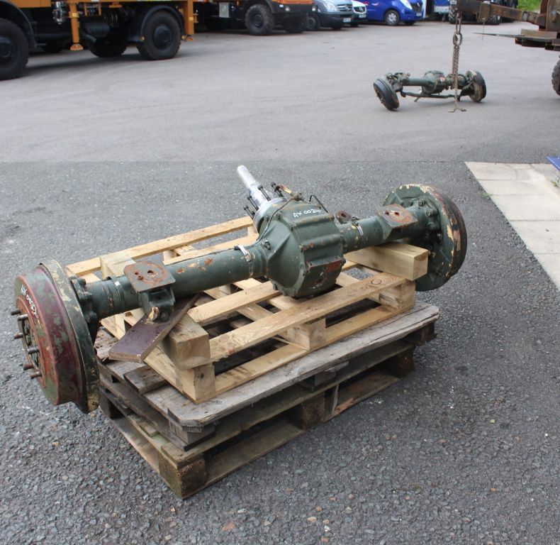 USED LOW KMS 406/416 DRUM BRAKE REAR AXLE