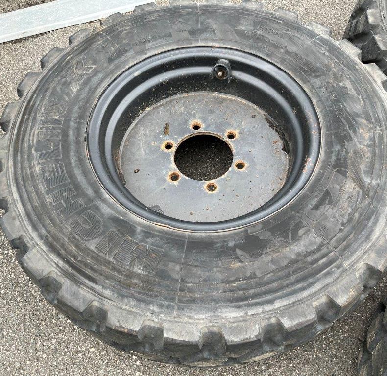 SET 5 WIDE TRACK RIMS WITH 335/80R20 MICHELIN XZL