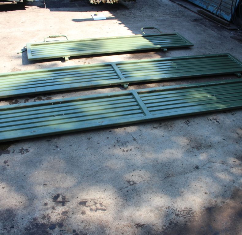 USED SET OF SIDES & TAILGATE FOR U1300L/U1350