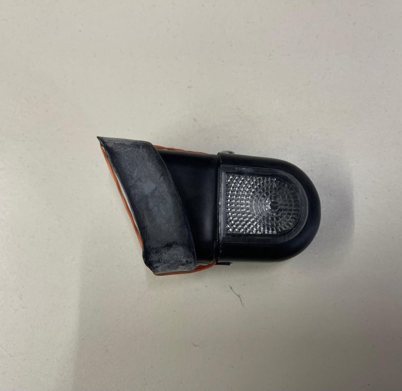 NEW OLD STOCK NEARSIDE MARKER LIGHT U140L