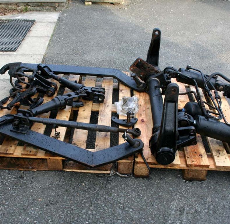 USED THREE POINT LINKAGE 425/437