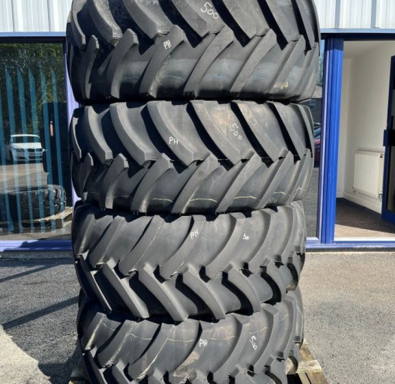 4x 425/75R20 Continental AC70G