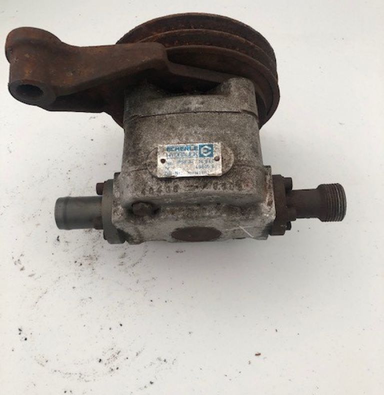 USED MB TRAC SINGLE HYDRAULIC PUMP 441-443