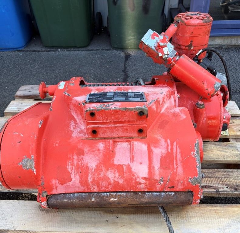 WERNER F64 HYDRAULIC WINCH