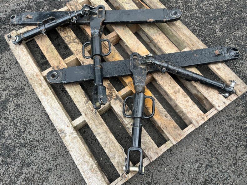 TRACTOR LINK ARMS & LEVELLING BOXES