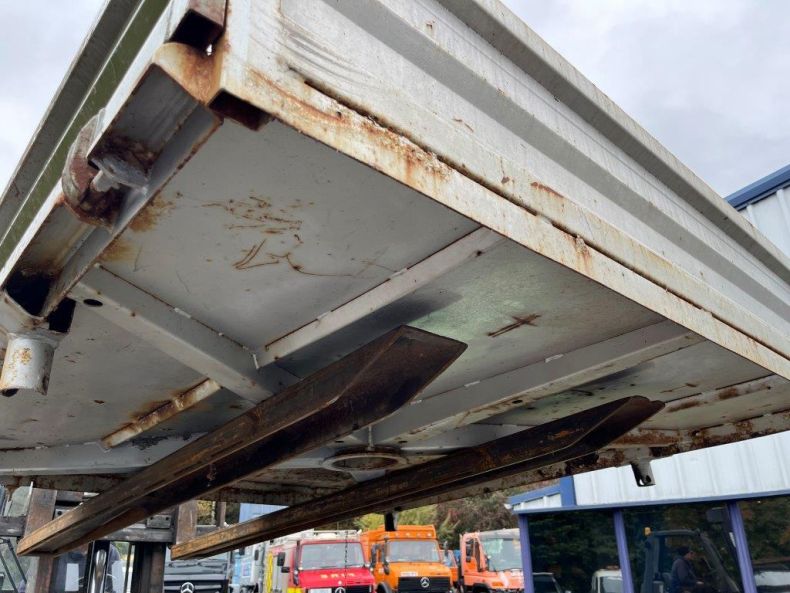 3 WAY TIPPING BODY 406-427