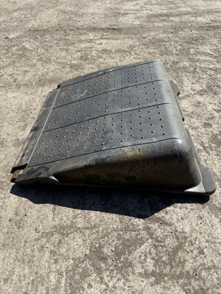 UHN U300 400 500 BATTERY BOX LID