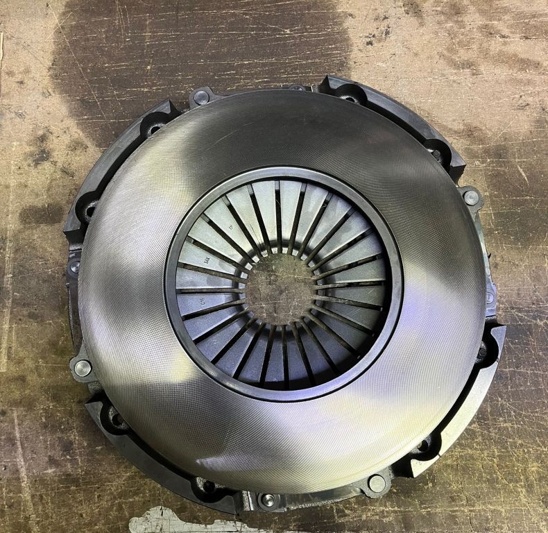 SINGLE CLUTCH 330MM U1300L USED LOW KMS