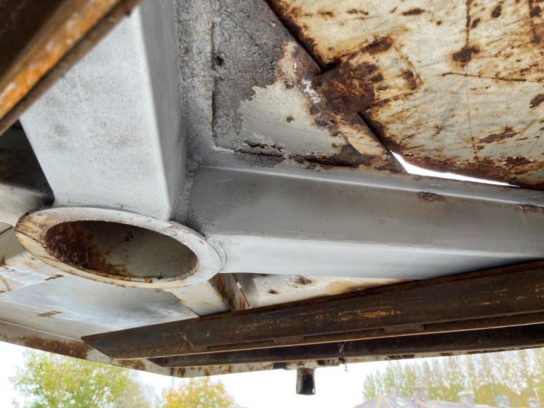 3 WAY TIPPING BODY 406-427