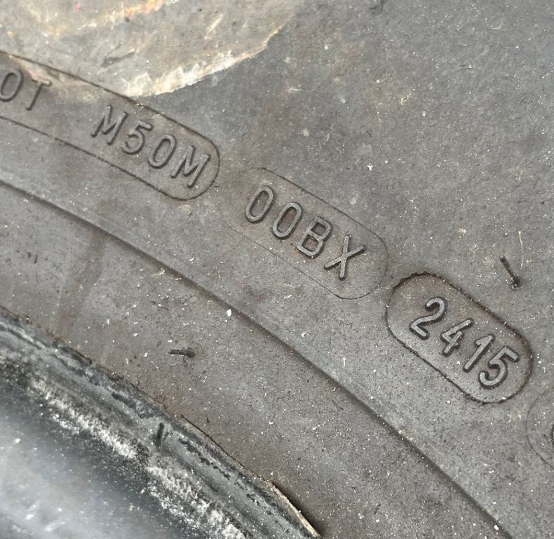 MICHELIN XZL2 395/8520