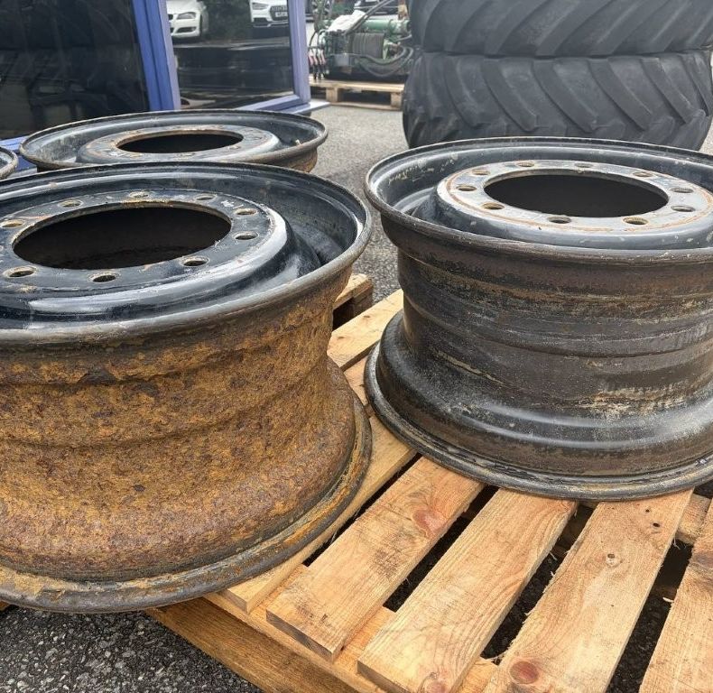 13x24" RIMS 10 BOLT X4