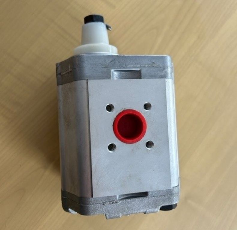 HYDRAULIC PUMP U900 MB 800/900