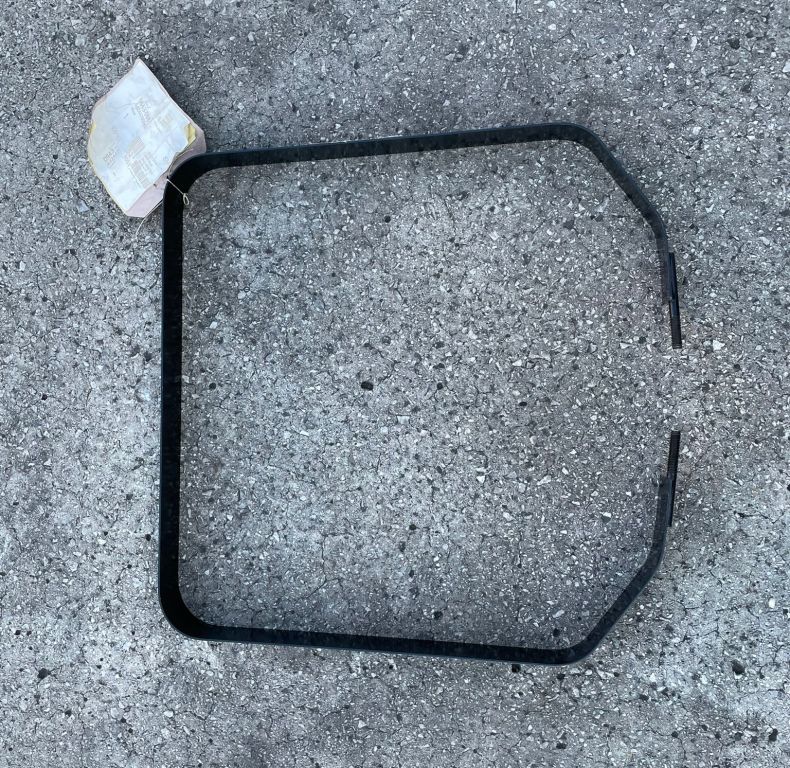 FUEL TENSIONING STRAP 424/427 UNIMOG MODELS