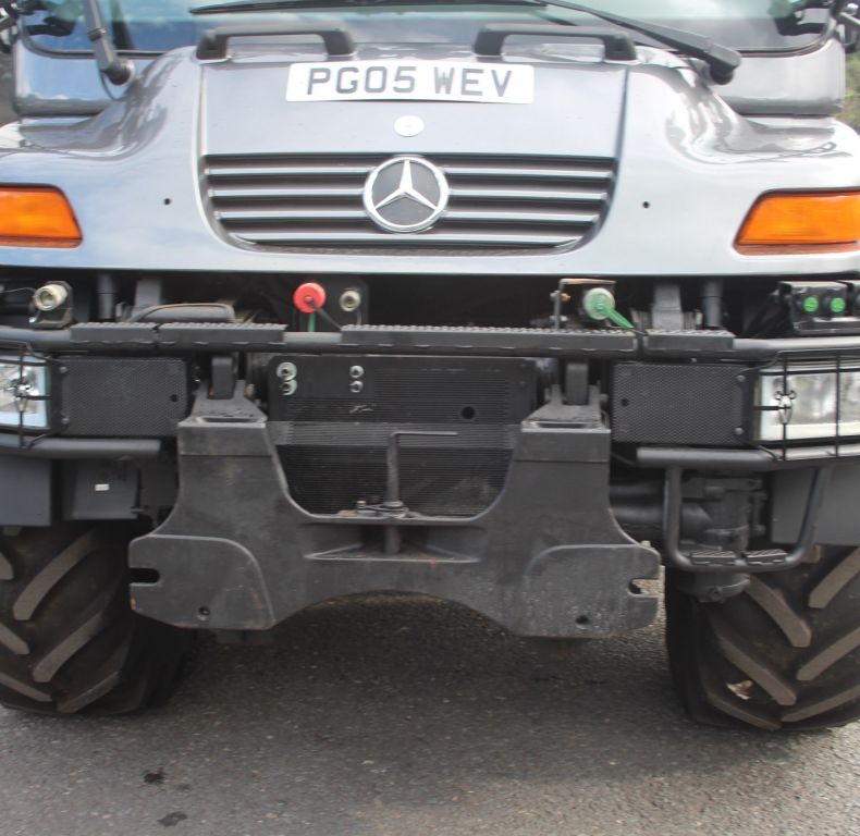 AV U300/400/500 UGN NEW HEADLIGHT GUARDS PAIR