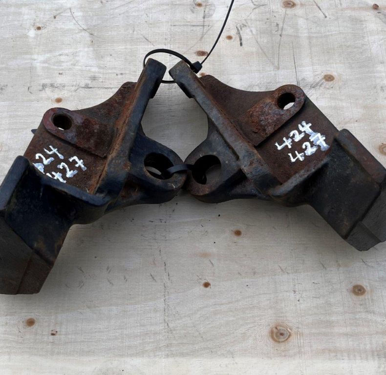 USED DIN BRACKETS 424 427